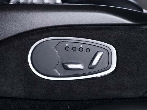 Used 2021 Aston Martin V8 Vantage Coupe image 53