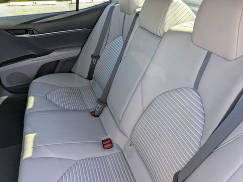 Used 2021 Toyota Camry SE w/ Convenience Package image 17