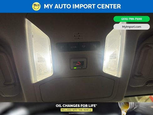 Used 2025 Toyota RAV4 XLE AWD/4WD image 22