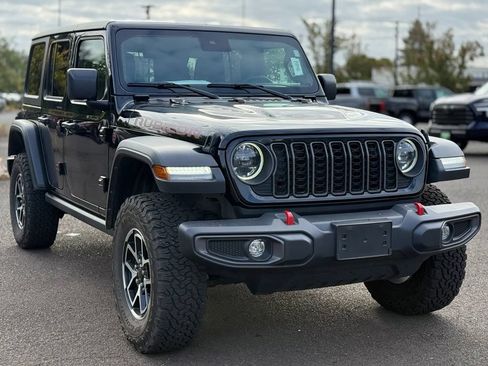 Used 2024 Jeep Wrangler Unlimited Rubicon w/ Convenience Group AWD/4WD image 7