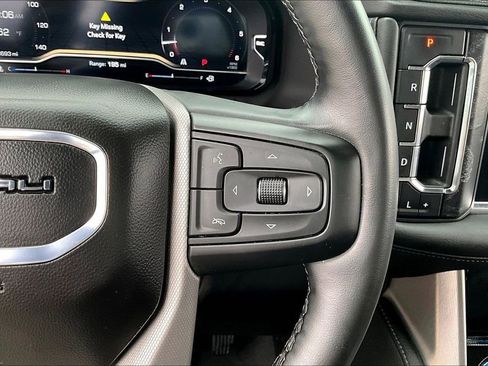 Used 2024 GMC Yukon XL Denali RWD image 12
