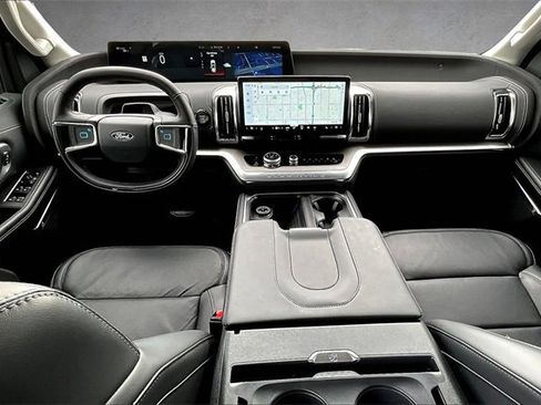 New 2025 Ford Expedition Platinum w/ Driver's Package image 5