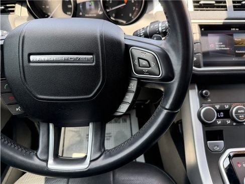 Used 2018 Land Rover Range Rover Evoque SE AWD/4WD image 36
