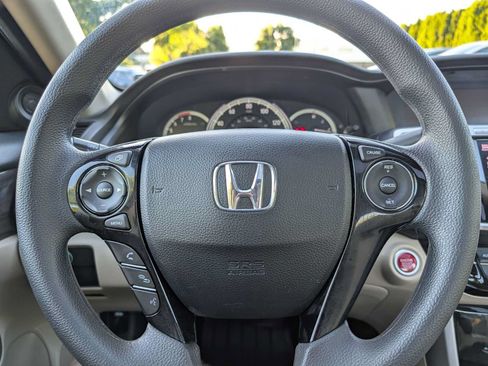 Used 2017 Honda Accord EX image 26
