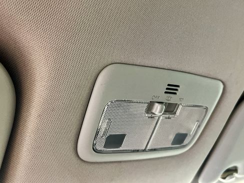 Used 2016 Toyota Corolla L image 22