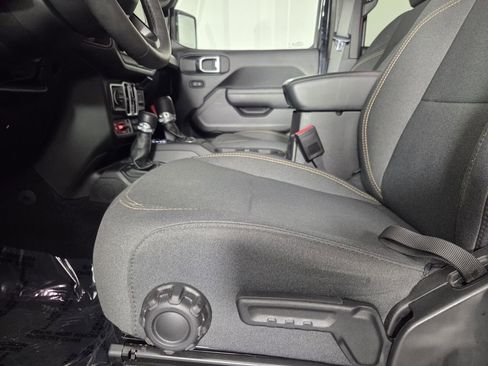Certified 2025 Jeep Wrangler Unlimited Sport AWD/4WD image 13