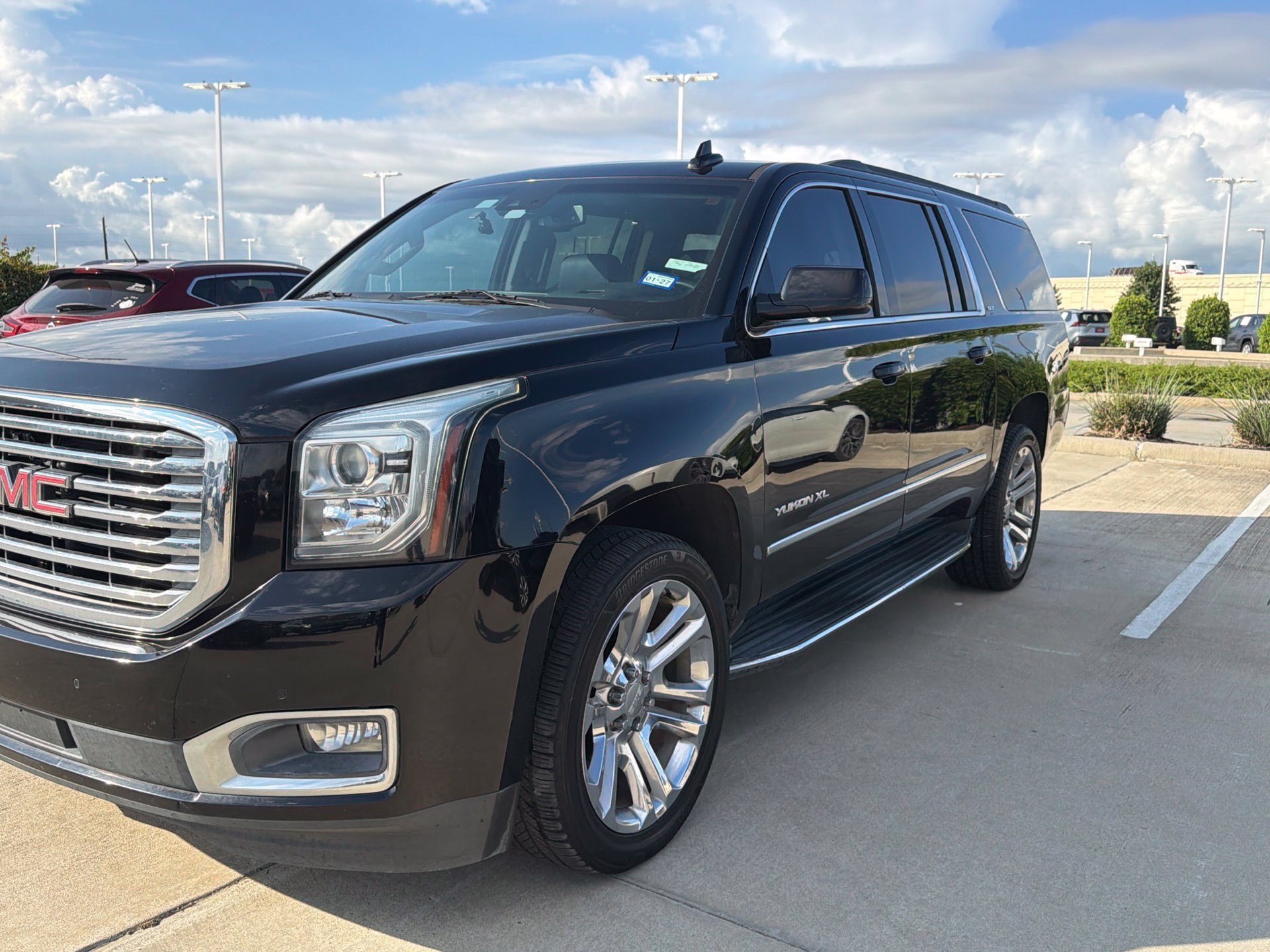 Used 2018 GMC Yukon XL SLT w/ Premium Edition AWD/4WD image 7