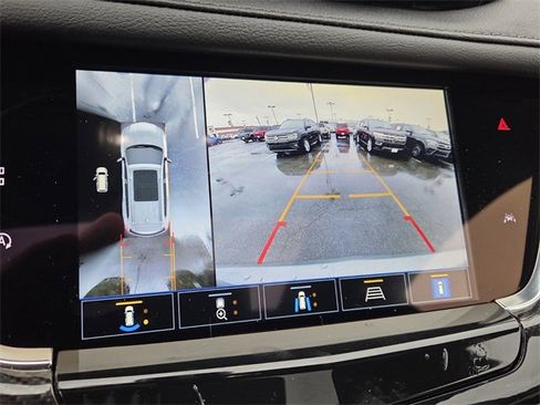 Used 2025 Cadillac XT6 Sport w/ Technology Package image 21