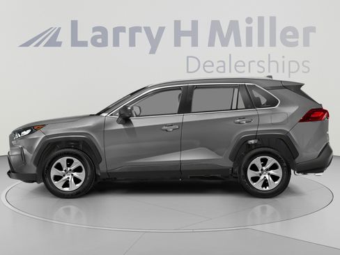 Used 2021 Toyota RAV4 LE w/ Carpet Mat Package (TMS) FWD image 3