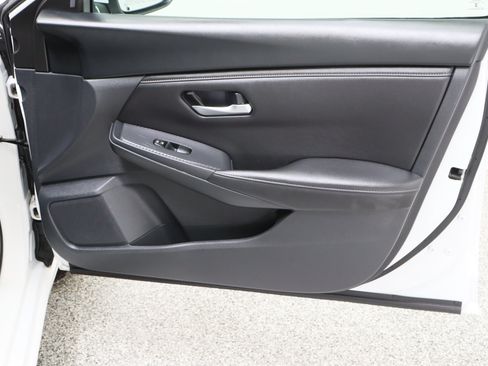 Used 2024 Nissan Sentra SV FWD image 33