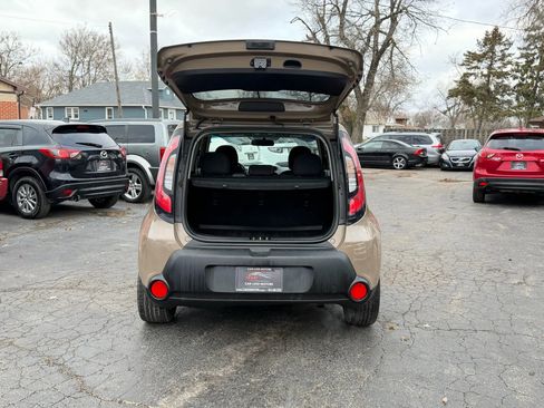 Used 2015 Kia Soul + image 9