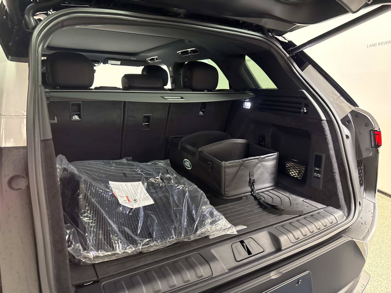 New 2027 Land Rover Range Rover Sport SE AWD/4WD image 11