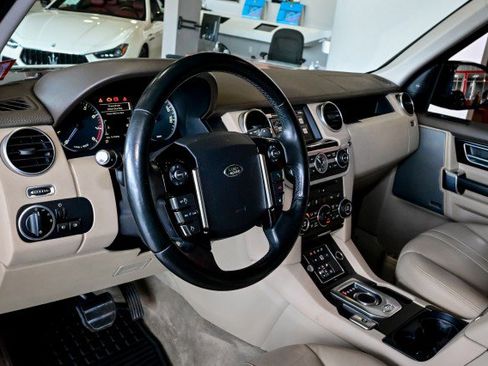 Used 2016 Land Rover LR4 HSE Silver Edition image 13