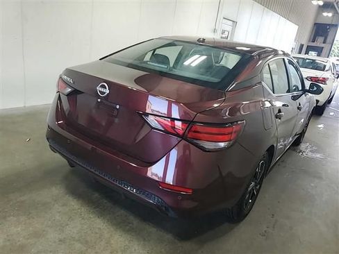 Used 2025 Nissan Sentra SV FWD image 2
