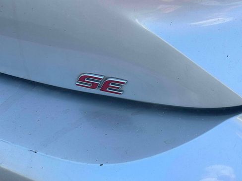 Used 2020 Toyota Corolla SE w/ SE Preferred Package FWD image 7
