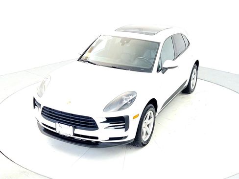 Used 2021 Porsche Macan image 14