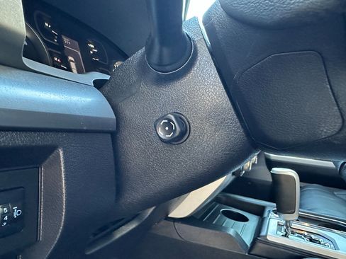 Used 2020 Toyota Tundra Platinum image 33