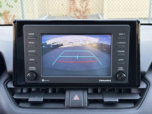 Used 2022 Toyota RAV4 XLE AWD/4WD image 31