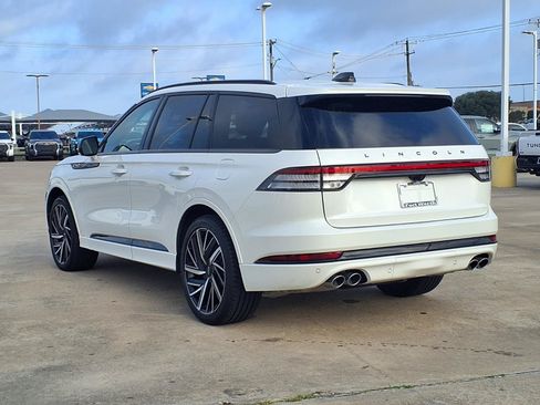 Used 2025 Lincoln Aviator Black Label w/ Jet Appearance Package AWD/4WD image 7
