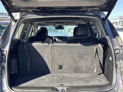 Used 2018 Toyota Highlander XLE image 11