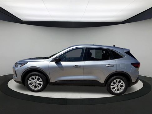 Used 2024 Ford Escape Active AWD/4WD image 2