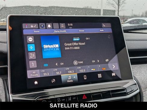 Used 2022 Jeep Compass Latitude image 3