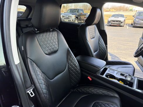 Used 2024 Ford Edge Titanium image 27