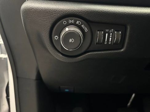 New 2026 Chrysler Pacifica Select image 28