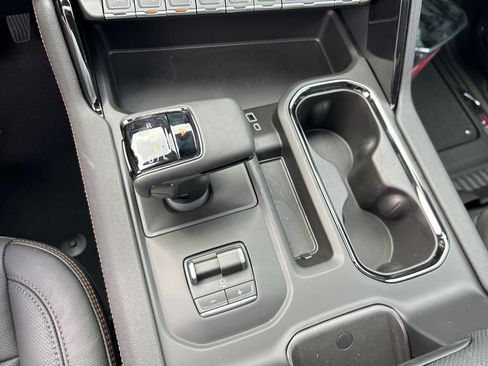 New 2026 GMC Sierra 1500 AT4 w/ AT4 Premium Package AWD/4WD image 28