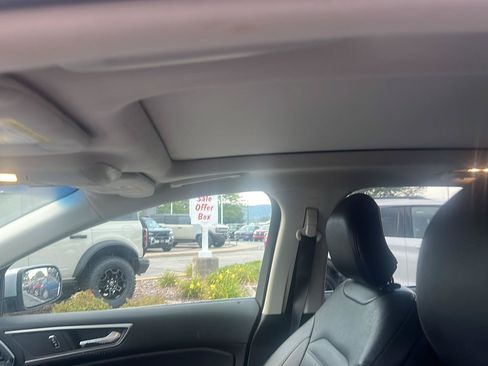 Used 2018 Ford Edge SEL w/ Equipment Group 201A AWD/4WD image 19