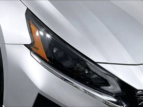 Used 2023 Nissan Altima 2.5 SV w/ SV Premium Package FWD image 28