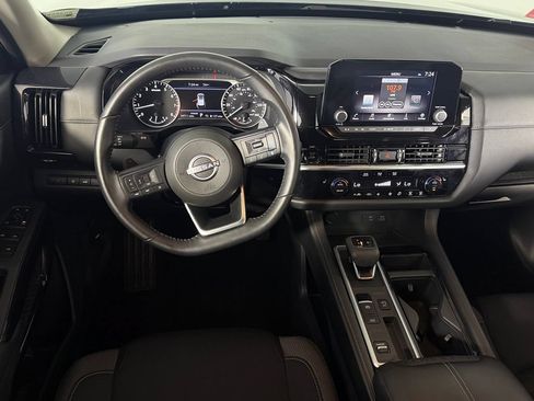 Used 2025 Nissan Pathfinder SV FWD image 14