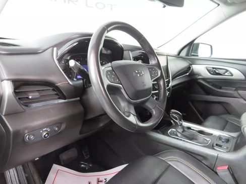 Used 2021 Chevrolet Traverse RS FWD image 10