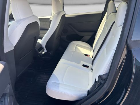 Used 2024 Tesla Model Y Performance AWD/4WD image 10