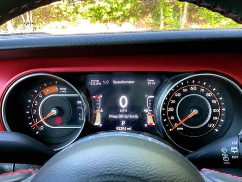 Used 2023 Jeep Wrangler Unlimited Rubicon w/ LED Lighting Group AWD/4WD image 10
