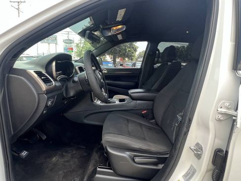 Used 2016 Jeep Grand Cherokee Laredo RWD image 12