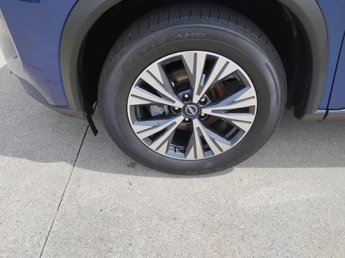 Used 2023 Nissan Rogue SV AWD/4WD image 23