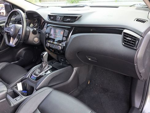 Used 2022 Nissan Rogue Sport SL w/ Premium Package FWD image 30