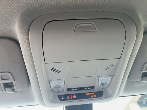 Used 2023 Chevrolet Equinox LT image 18