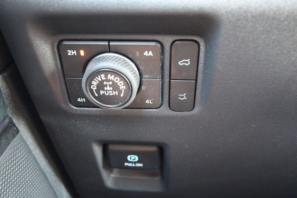 Used 2025 Ford Expedition Tremor AWD/4WD image 25