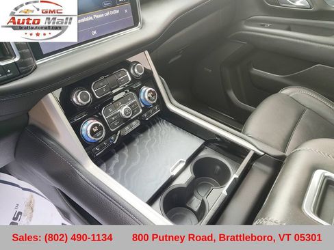 Used 2021 GMC Yukon XL Denali w/ Denali Premium Package AWD/4WD image 25