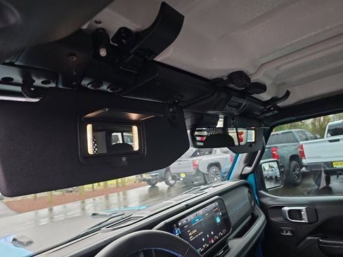 Used 2024 Jeep Wrangler Unlimited Rubicon 4xe w/ Technology Group image 13