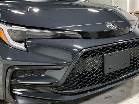 Used 2025 Toyota Corolla SE image 36