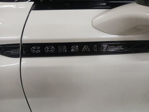 Used 2024 Lincoln Corsair Reserve w/ Jet Appearance Package image 9