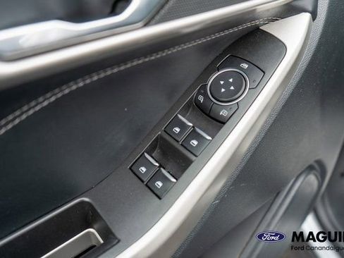 Used 2023 Ford Explorer XLT w/ Equipment Group 202A AWD/4WD image 19