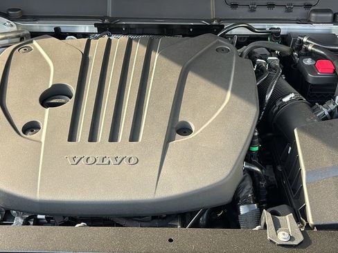 New 2026 Volvo XC60 B5 Plus w/ Protection Package Premier image 32