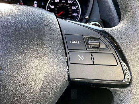 Used 2024 Mitsubishi Eclipse Cross LE image 11