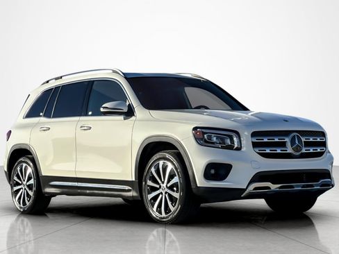 Used 2022 Mercedes-Benz GLB 250 4MATIC image 7