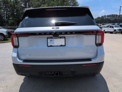 New 2026 Ford Explorer Active RWD image 5