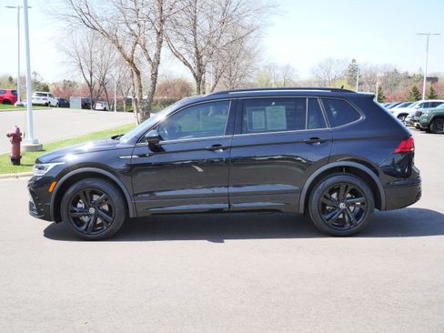 Used 2023 Volkswagen Tiguan SE R-Line AWD/4WD image 4